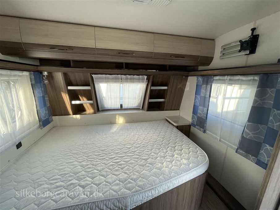 Hobby De Luxe Easy 545 KMF